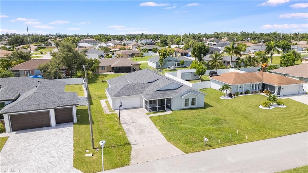 226 6th Ter, Cape Coral, FL 33990-3