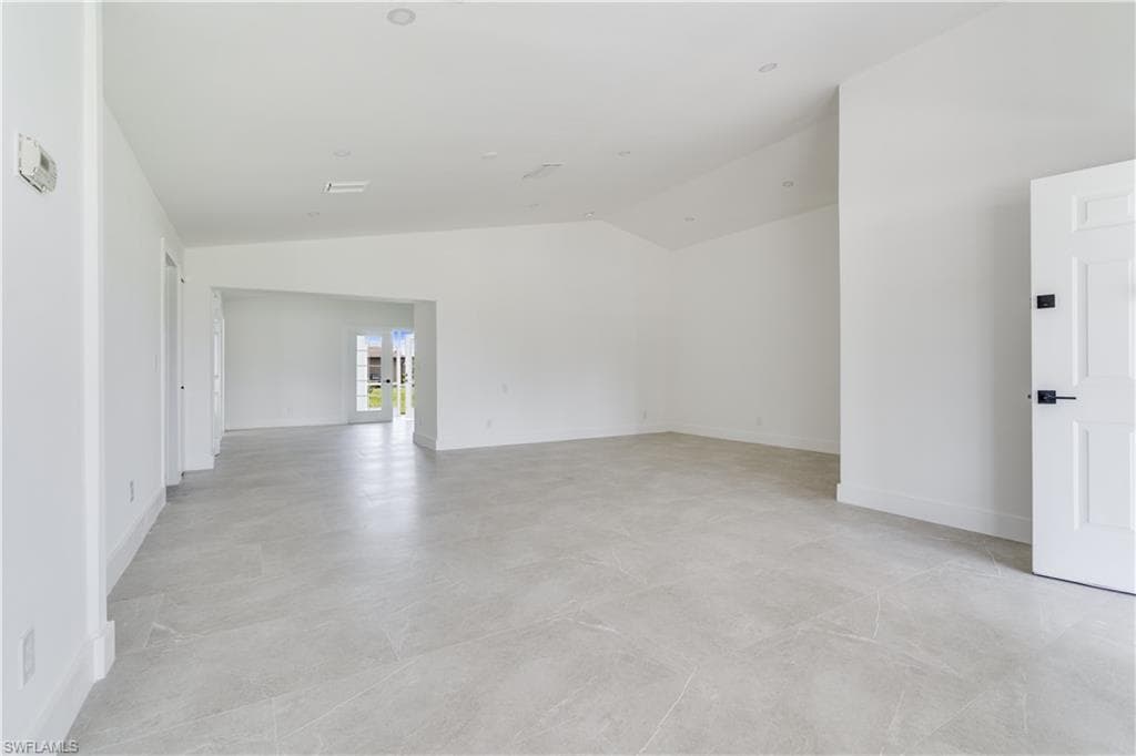 226 6th Ter, Cape Coral, FL 33990-4