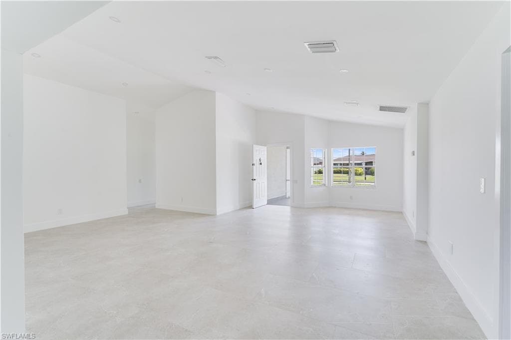 226 6th Ter, Cape Coral, FL 33990-6