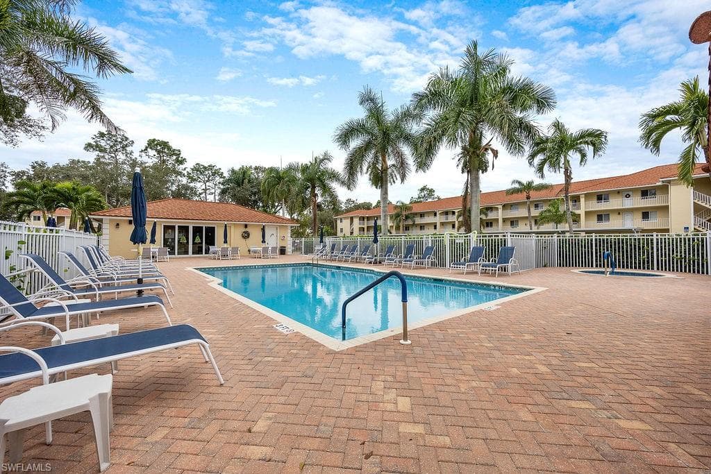 3685 Amberly Cir D303, Naples, FL 34112-32