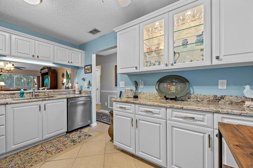 3685 Amberly Cir D303, Naples, FL 34112-3
