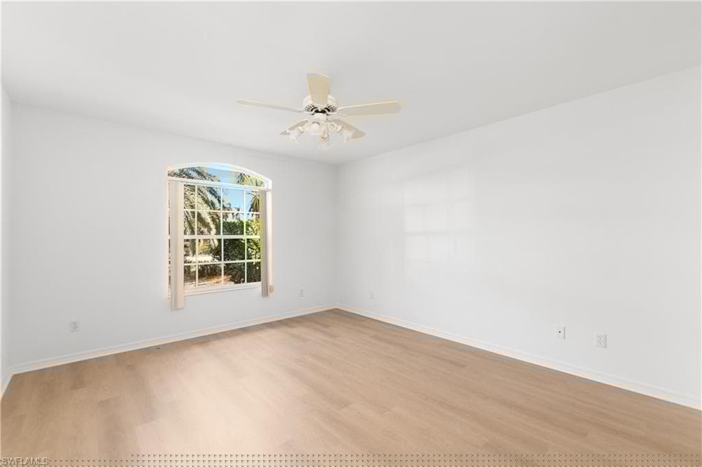 812 102nd Ave N, Naples, FL 34108-13