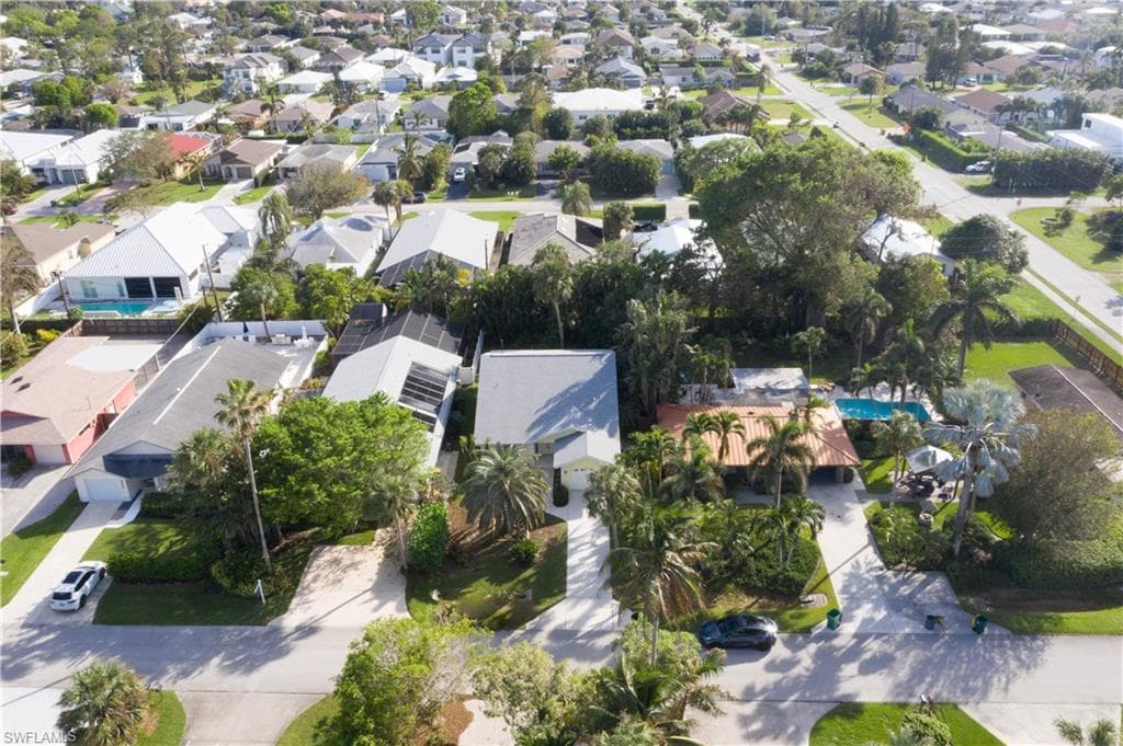 812 102nd Ave N, Naples, FL 34108-25