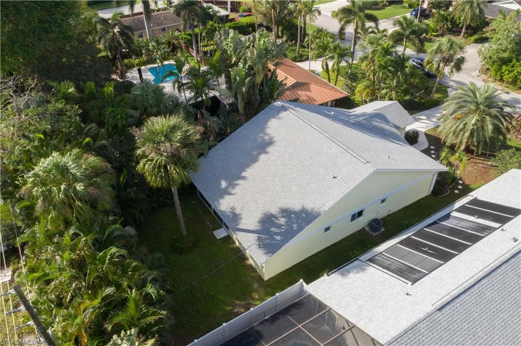 812 102nd Ave N, Naples, FL 34108-27