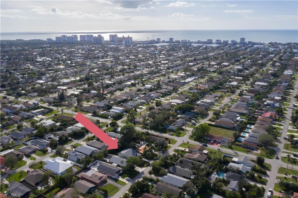 812 102nd Ave N, Naples, FL 34108-3