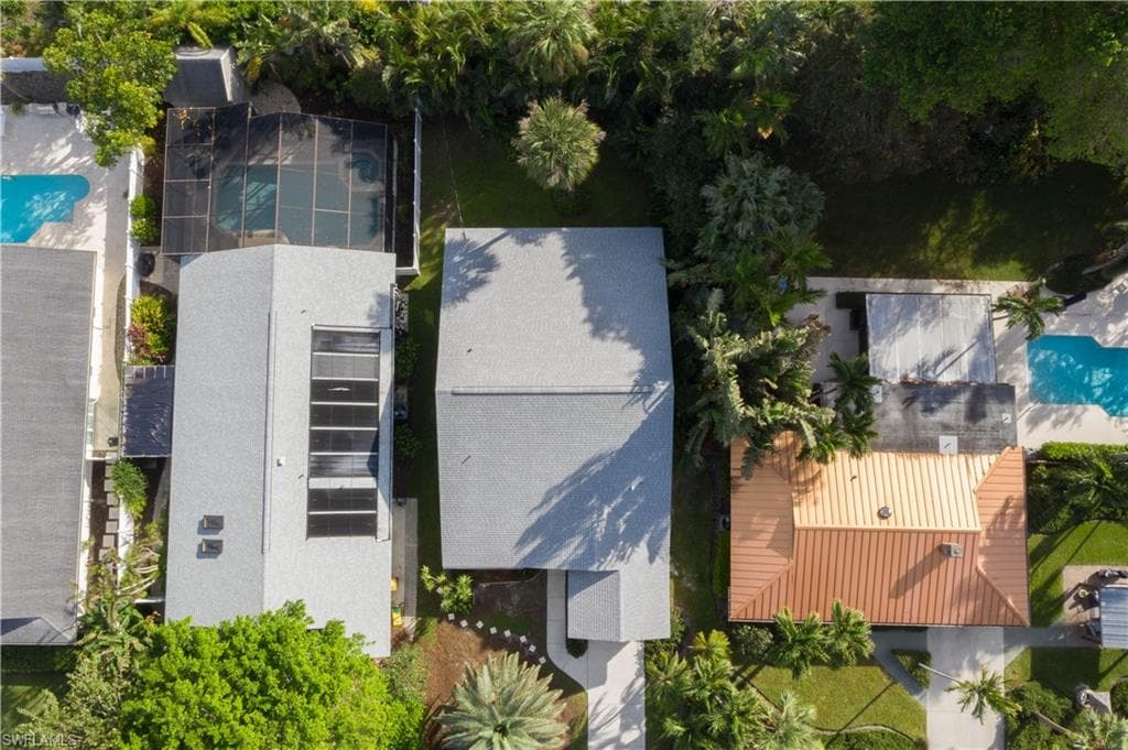 812 102nd Ave N, Naples, FL 34108-5