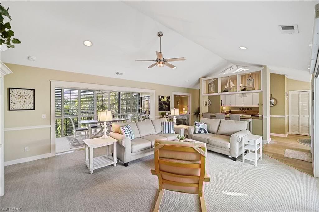 880 8th Ave S 202, Naples, FL 34102-12