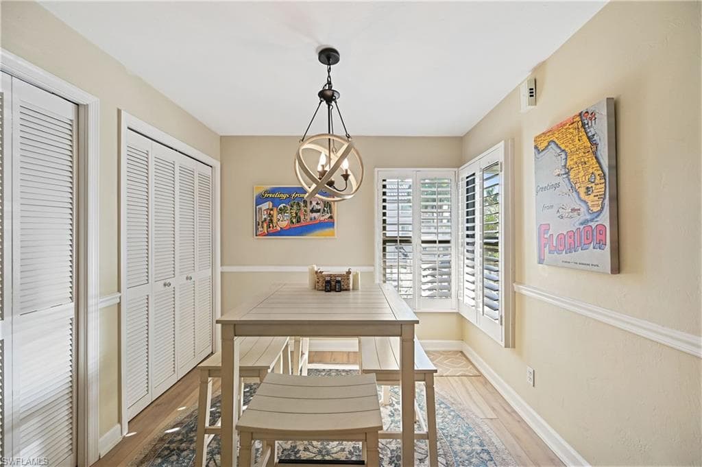 880 8th Ave S 202, Naples, FL 34102-17