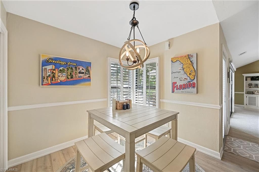 880 8th Ave S 202, Naples, FL 34102-18