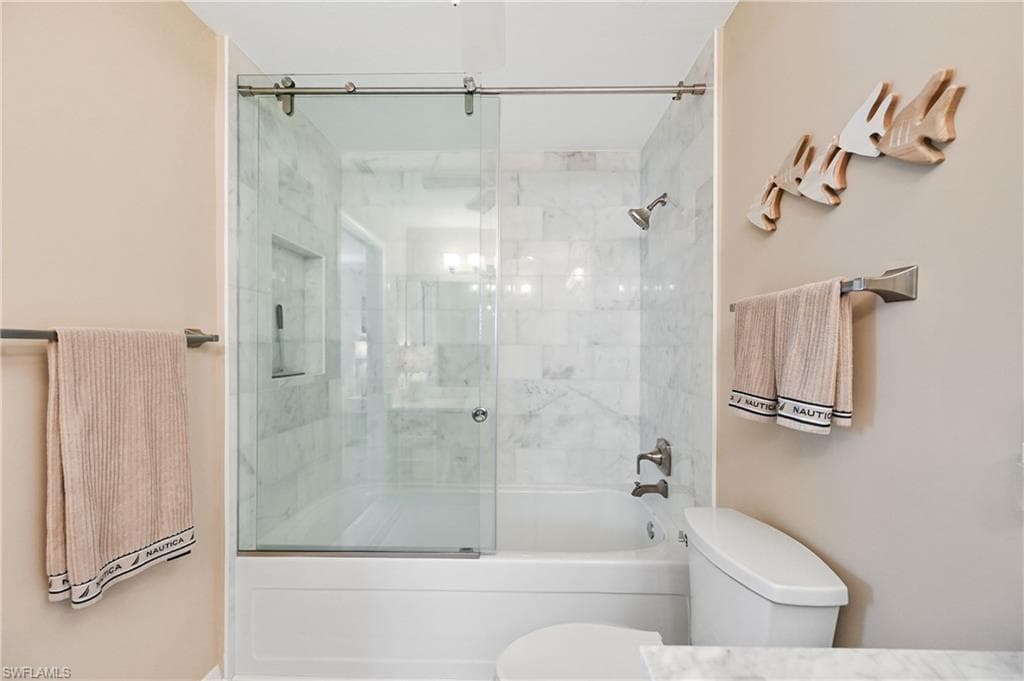 880 8th Ave S 202, Naples, FL 34102-22