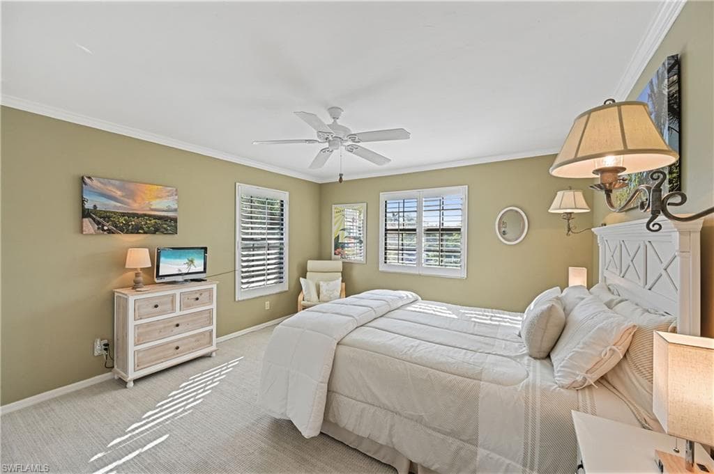 880 8th Ave S 202, Naples, FL 34102-25