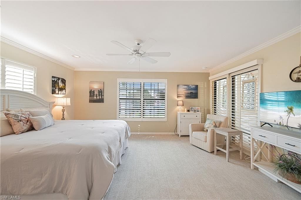 880 8th Ave S 202, Naples, FL 34102-31