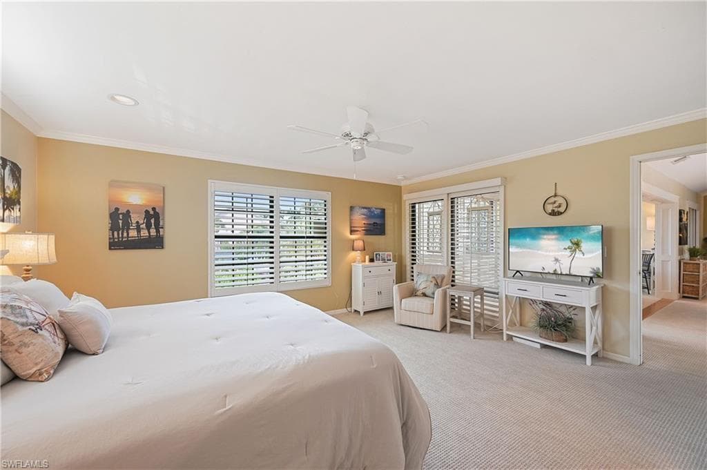 880 8th Ave S 202, Naples, FL 34102-32