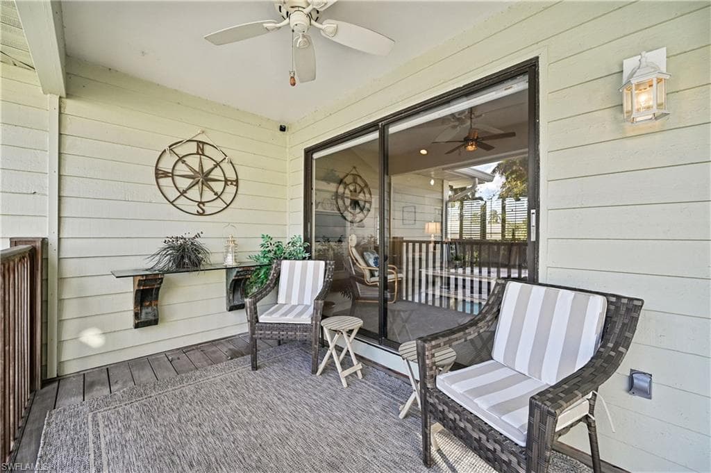 880 8th Ave S 202, Naples, FL 34102-37