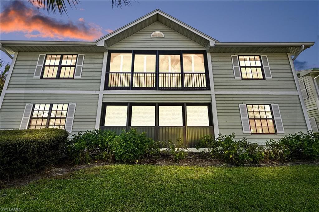 880 8th Ave S 202, Naples, FL 34102-39