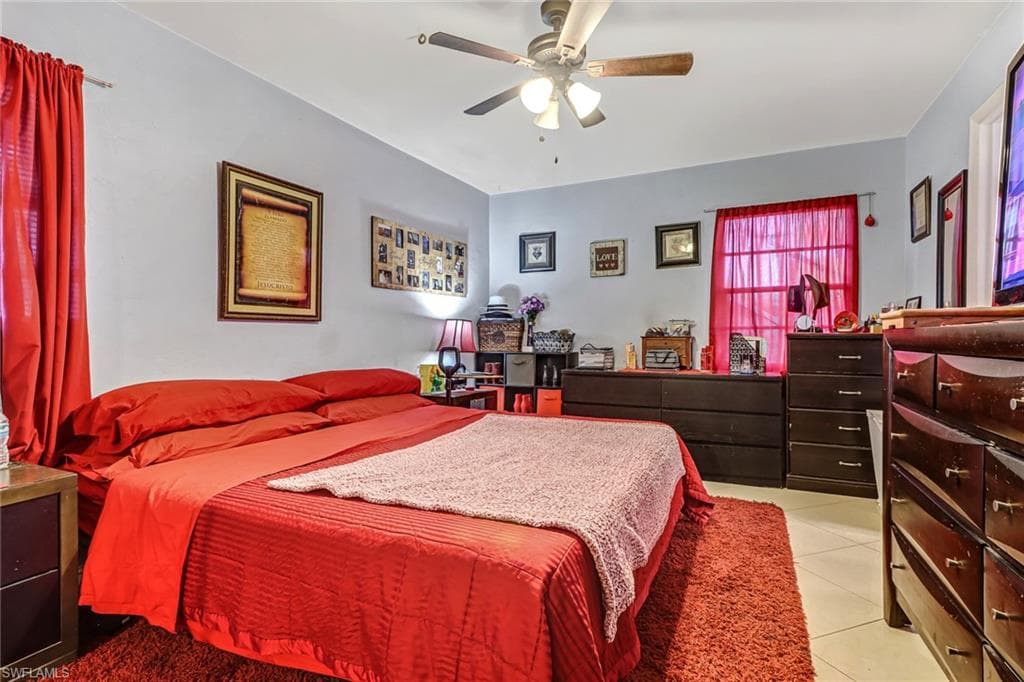 4988 19th Pl SW, Naples, FL 34116-18