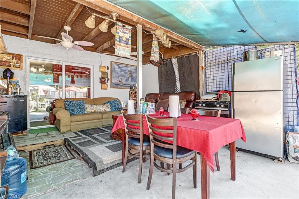 4988 19th Pl SW, Naples, FL 34116-21