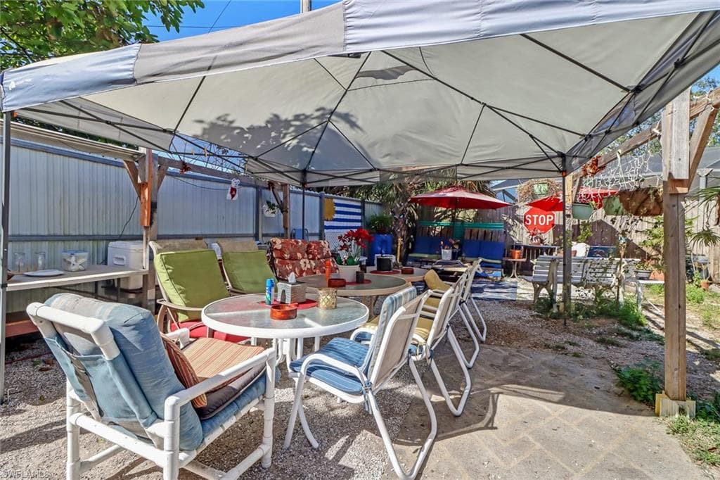 4988 19th Pl SW, Naples, FL 34116-24