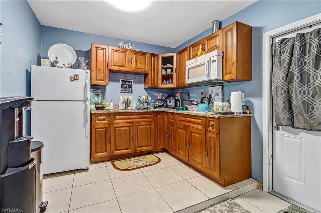 4988 19th Pl SW, Naples, FL 34116-4
