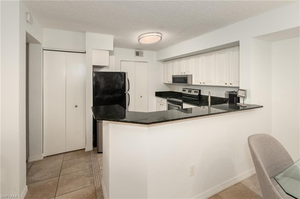 8290 Ibis Club Ln 902, Naples, FL 34104-9