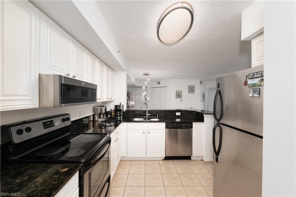 8290 Ibis Club Ln 902, Naples, FL 34104-10
