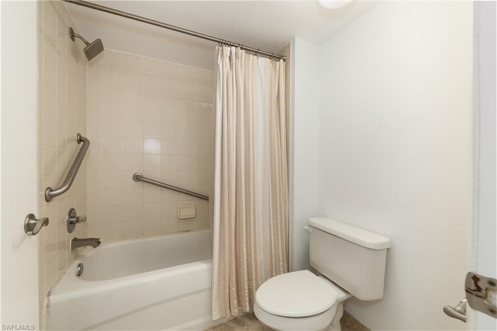 8290 Ibis Club Ln 902, Naples, FL 34104-20