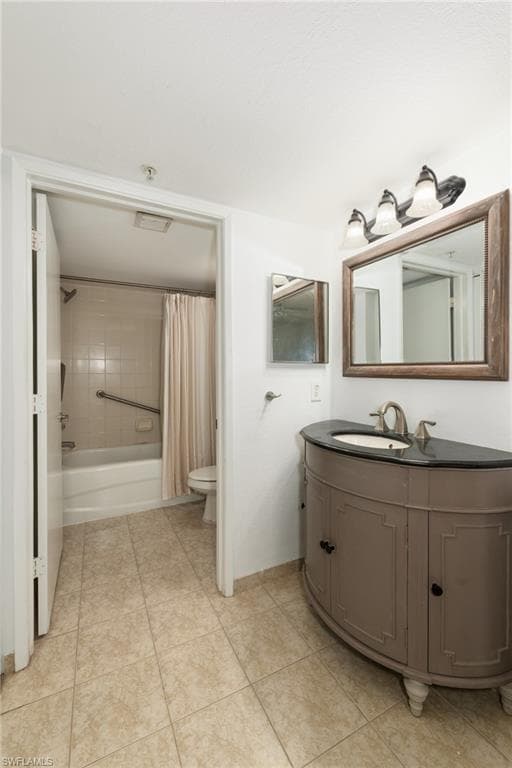 8290 Ibis Club Ln 902, Naples, FL 34104-21