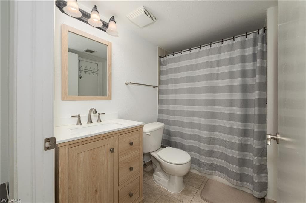 8290 Ibis Club Ln 902, Naples, FL 34104-24
