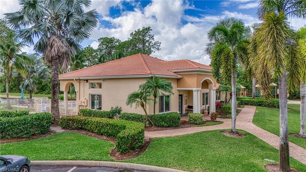 8290 Ibis Club Ln 902, Naples, FL 34104-36