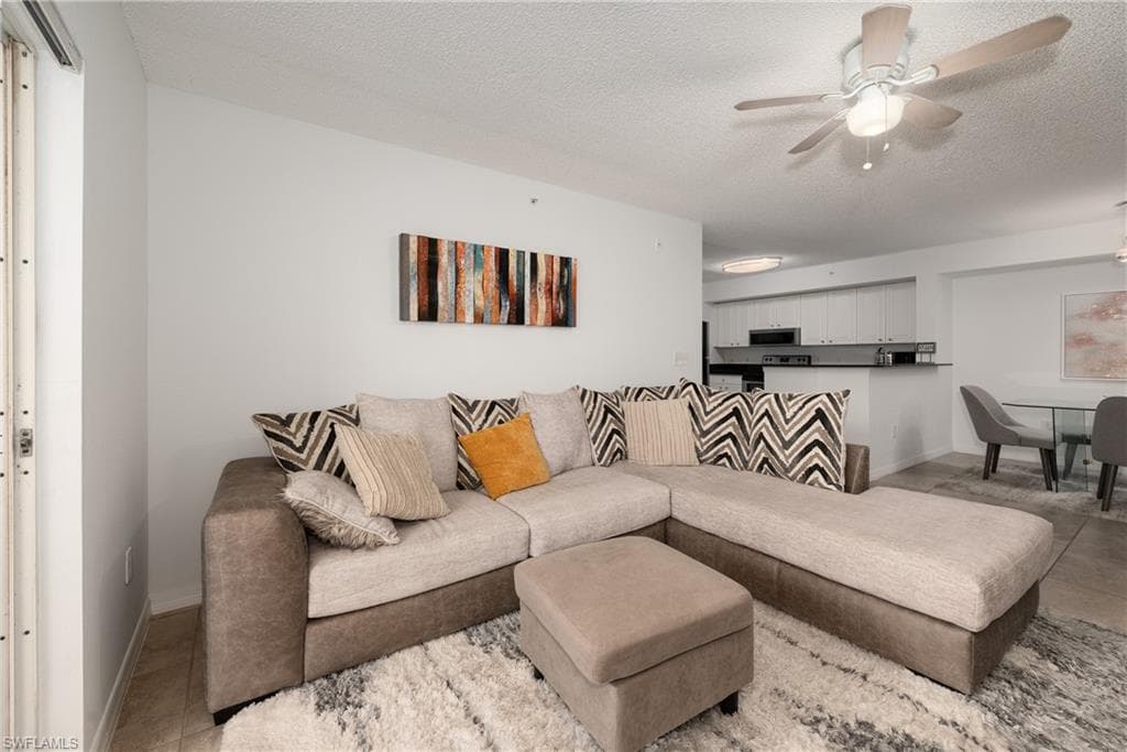 8290 Ibis Club Ln 902, Naples, FL 34104-4