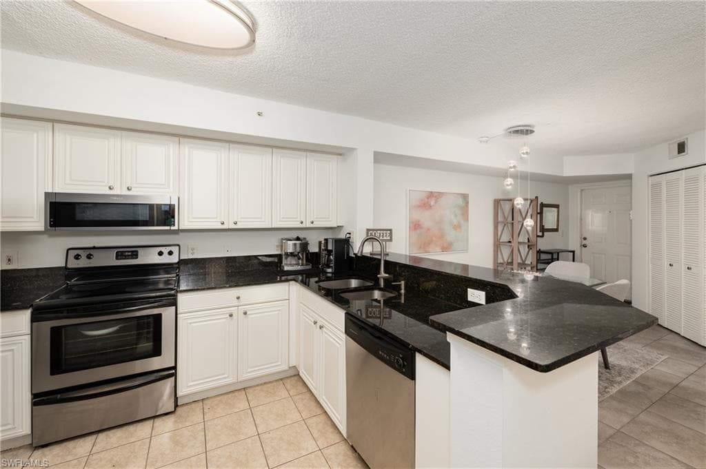 8290 Ibis Club Ln 902, Naples, FL 34104-8