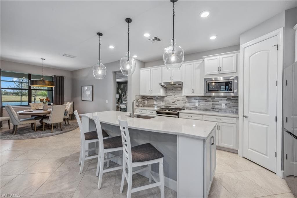 2768 Amaranda Ct, Naples, FL 34114-8