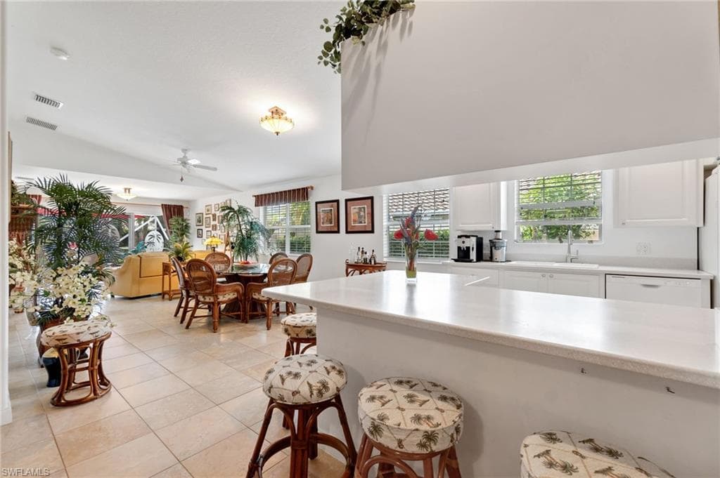 8084 Xenia Ln, Naples, FL 34114-9