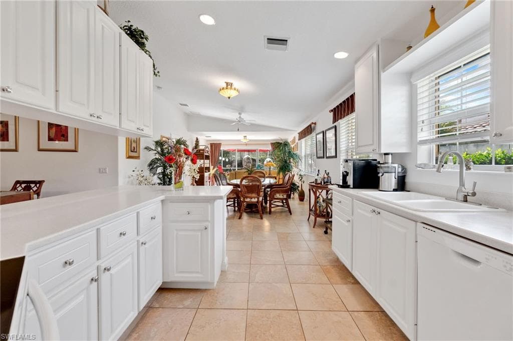 8084 Xenia Ln, Naples, FL 34114-10