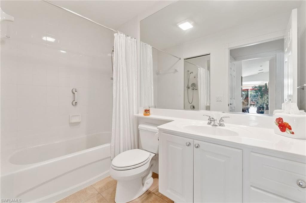8084 Xenia Ln, Naples, FL 34114-17