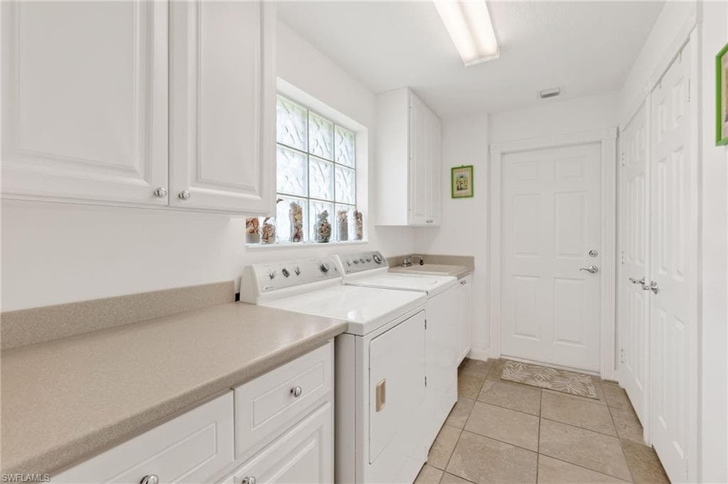 8084 Xenia Ln, Naples, FL 34114-18