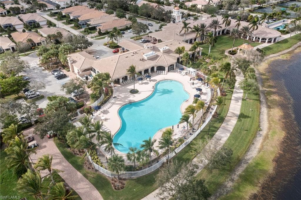 8084 Xenia Ln, Naples, FL 34114-27