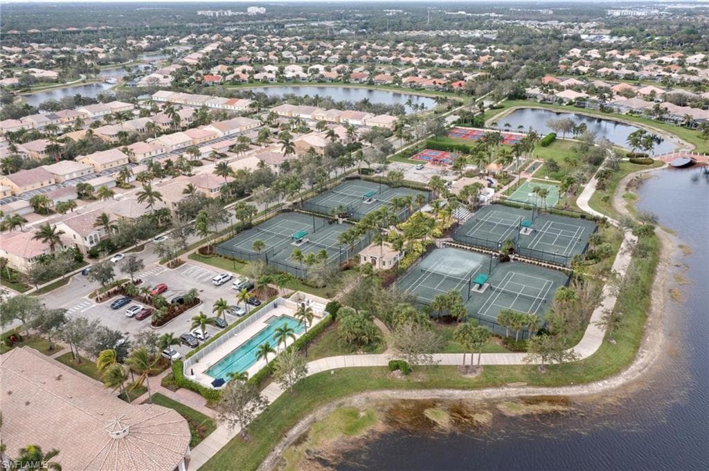 8084 Xenia Ln, Naples, FL 34114-28