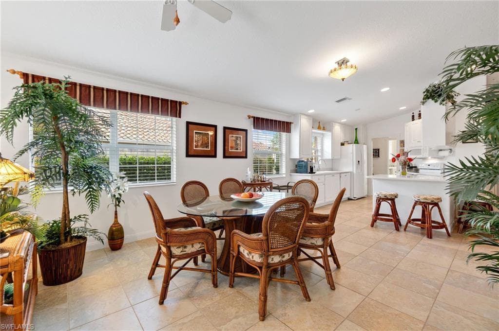 8084 Xenia Ln, Naples, FL 34114-4