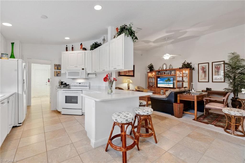 8084 Xenia Ln, Naples, FL 34114-5