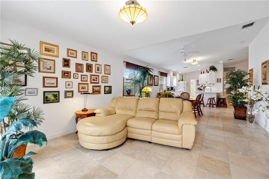 8084 Xenia Ln, Naples, FL 34114-6