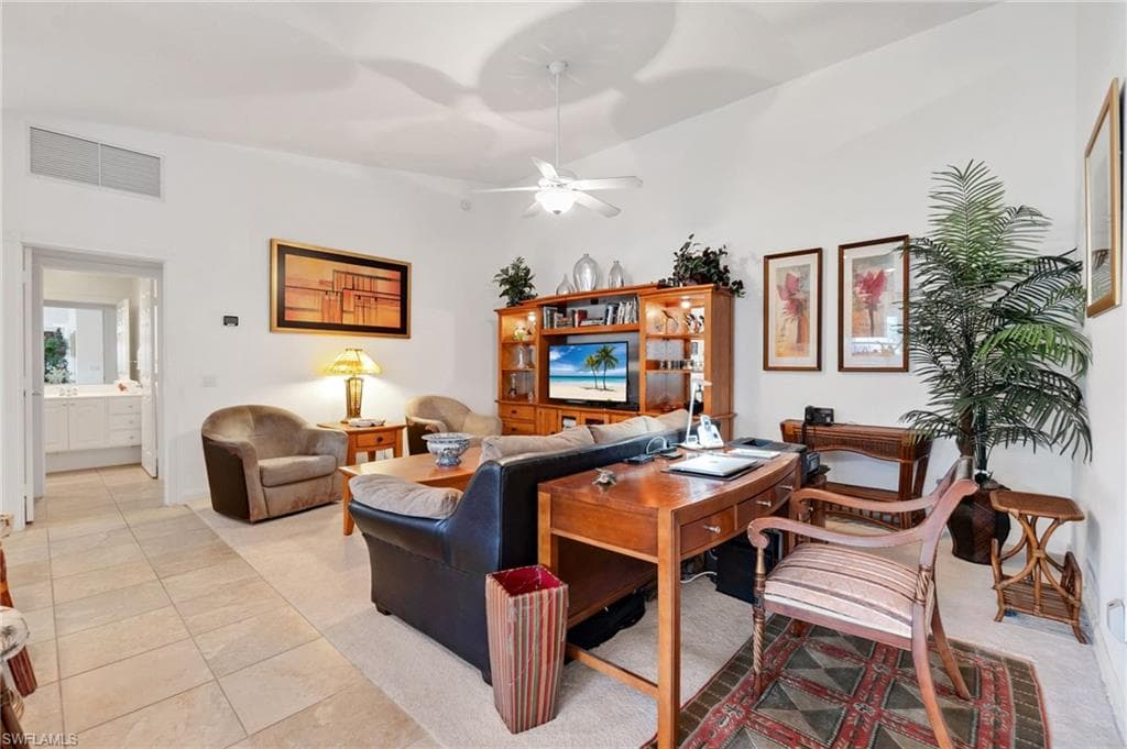 8084 Xenia Ln, Naples, FL 34114-7