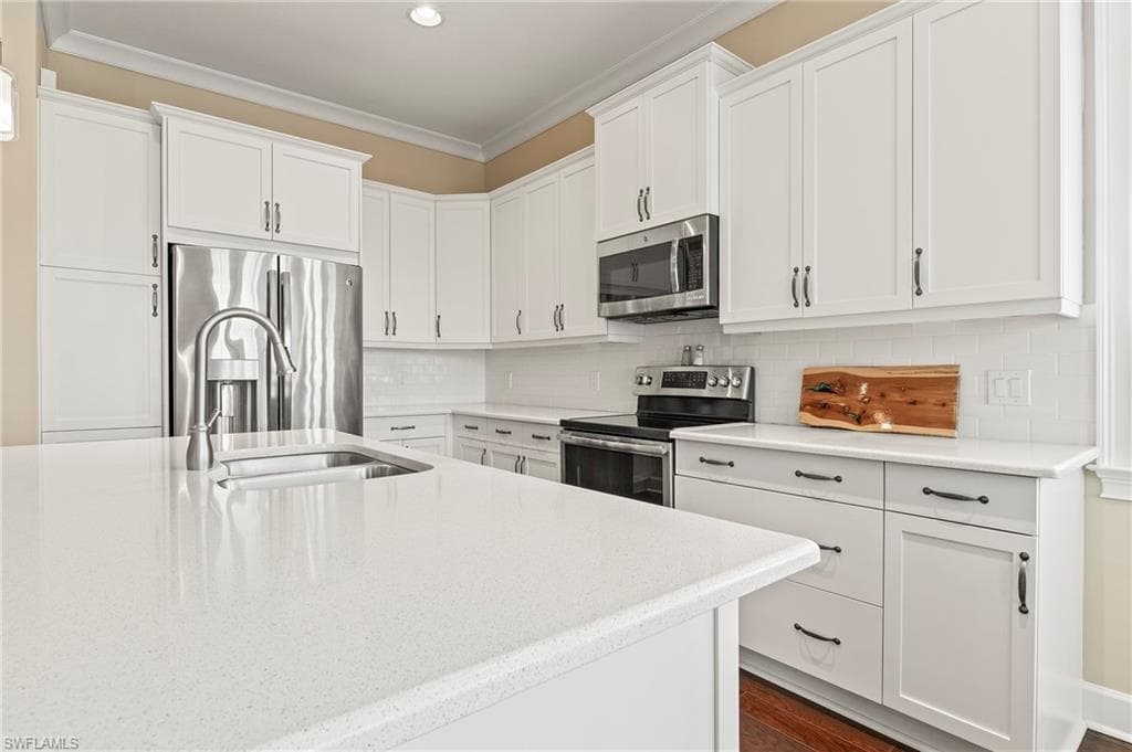 6553 Dominica Dr 202, Naples, FL 34113-12