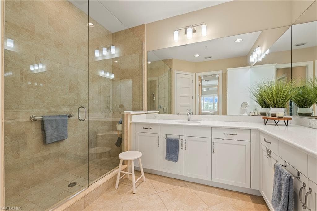 6553 Dominica Dr 202, Naples, FL 34113-23
