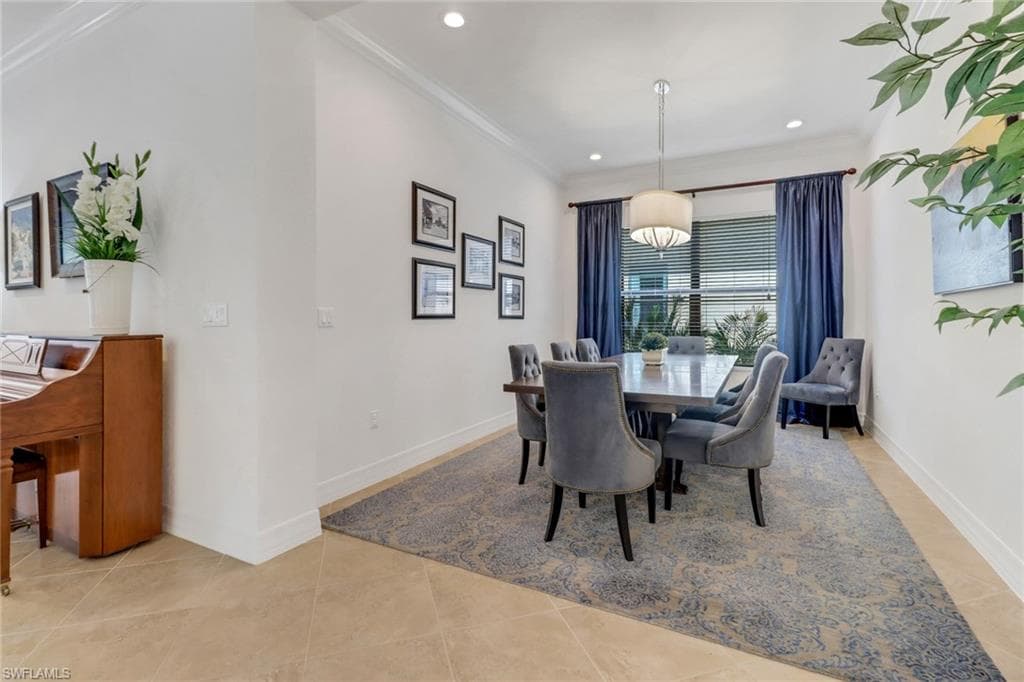 3475 Pacific Dr, Naples, FL 34119-9