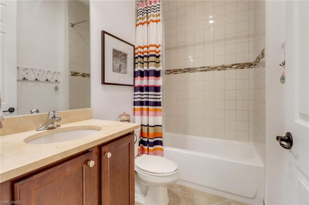 3475 Pacific Dr, Naples, FL 34119-10