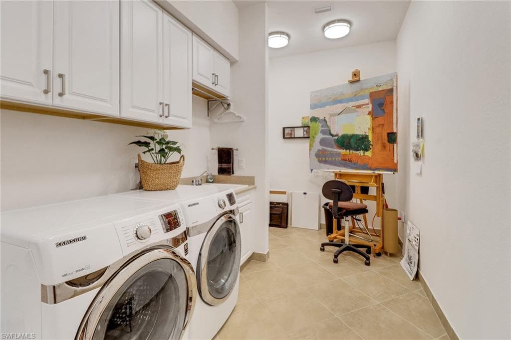 3475 Pacific Dr, Naples, FL 34119-17