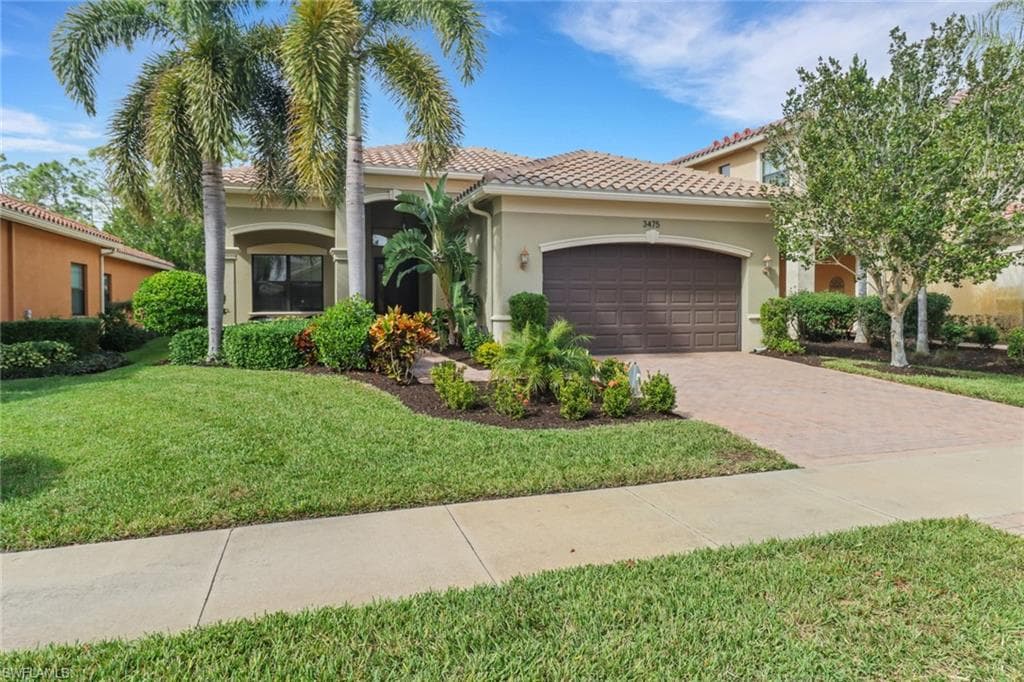 3475 Pacific Dr, Naples, FL 34119-1