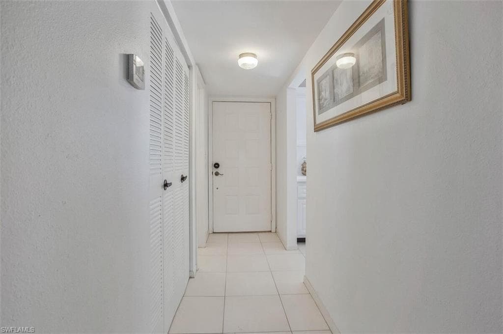 4158 27th Ct SW 102, Naples, FL 34116-9