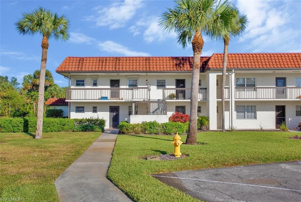 4158 27th Ct SW 102, Naples, FL 34116-10